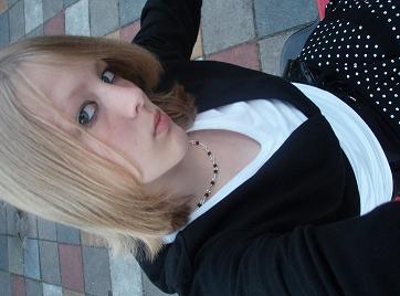 x_falling_to_pieces_x's picture